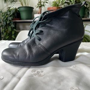 Size 12; EasySpirit booties; black